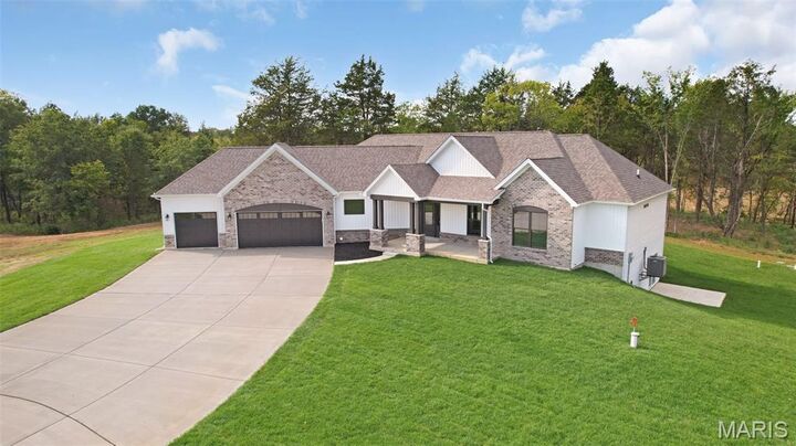 Property Photo:  5 Schaper Farms Court (Lot 6)  MO 63348
