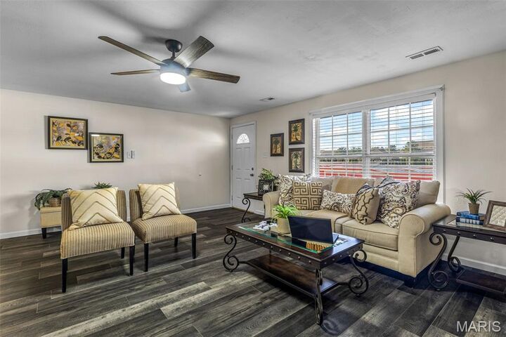 Property Photo: 1633 San De Drive MO 63028