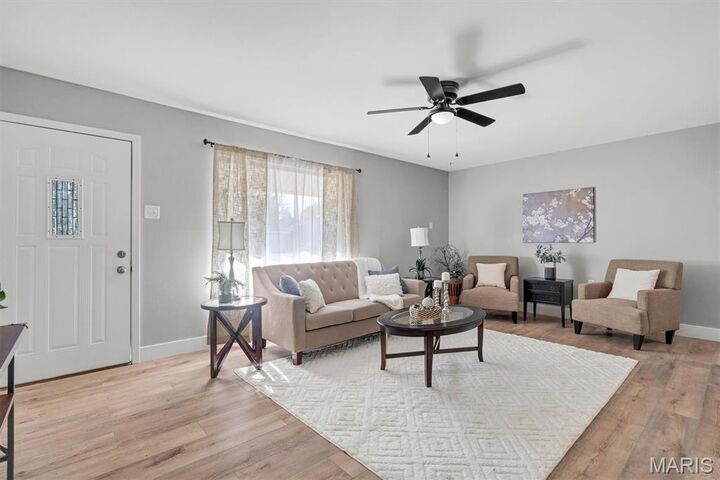 Property Photo:  411 Saint Joseph Avenue  MO 63366