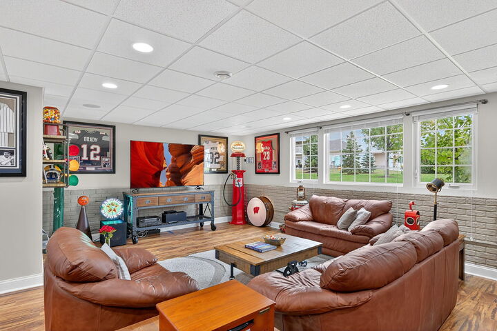 Property Photo:  1150 Park Dr 802  WI 53147