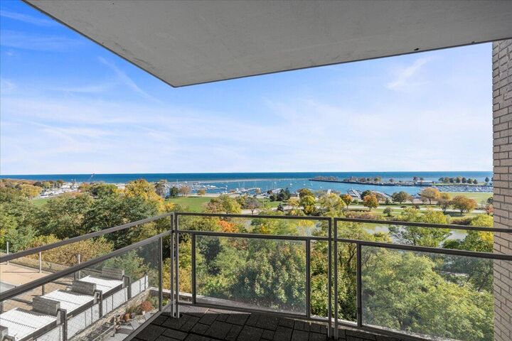 1610 N Prospect Ave 506  Milwaukee WI 53202 photo