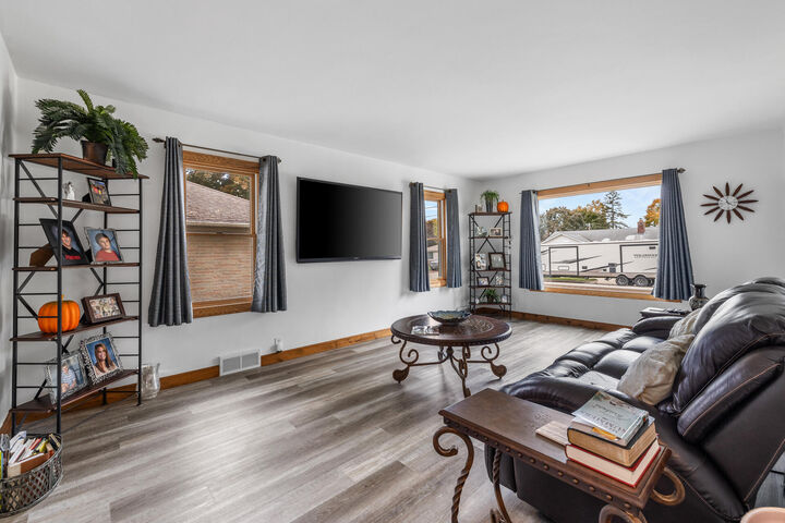 Property Photo:  419 W Washington Ave  WI 53027