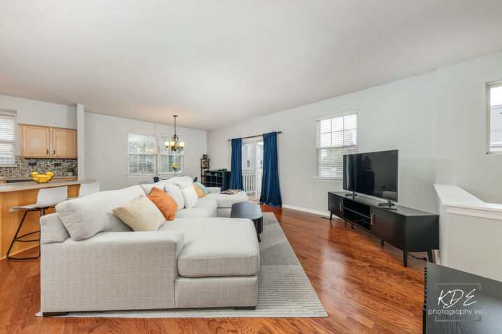 Property Photo:  620 W Natalie Lane  IL 60101