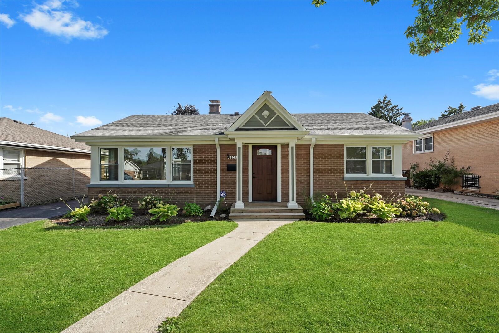 Property Photo:  5809 Huron Street  IL 60163 