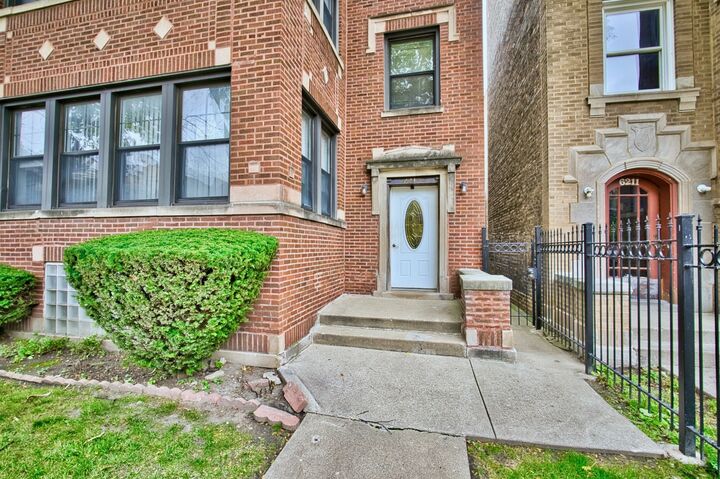Property Photo:  6215 N Talman Avenue  IL 60659 