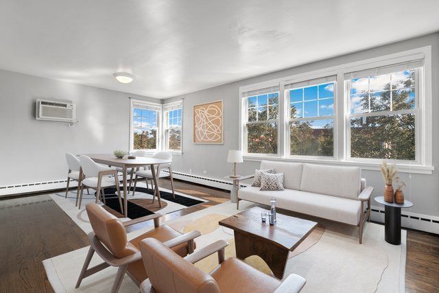 Property Photo: 2420 W Farragut Avenue 3A IL 60625