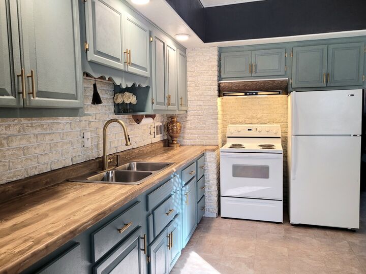 Property Photo:  108 N Wesley Avenue  IL 61054 