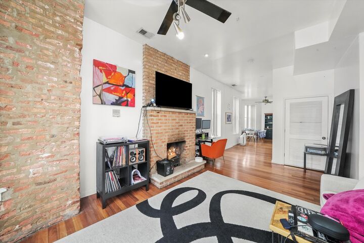 Property Photo:  1140 S Sacramento Boulevard  IL 60612 