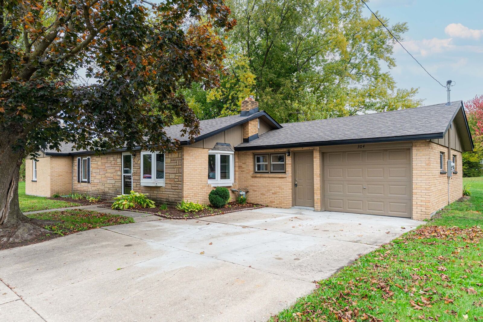 Property Photo: 304 Cotton Avenue IL 60115