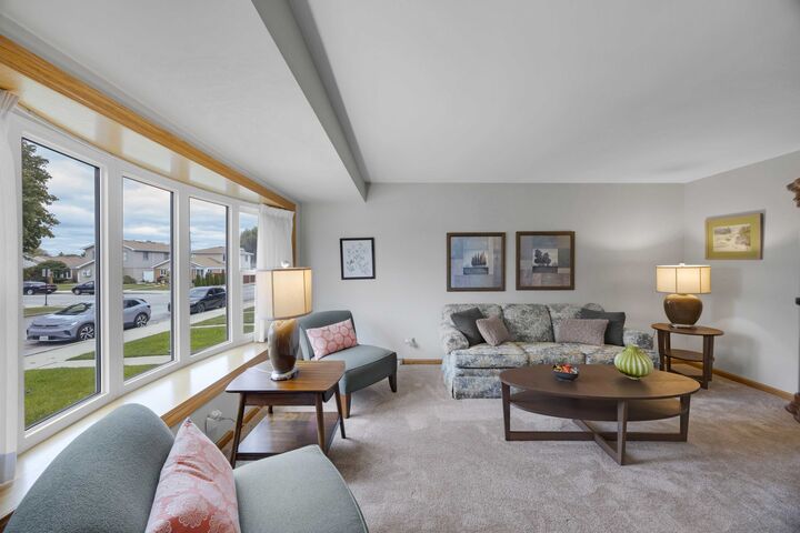 Property Photo: 6020 S Nashville Avenue IL 60638