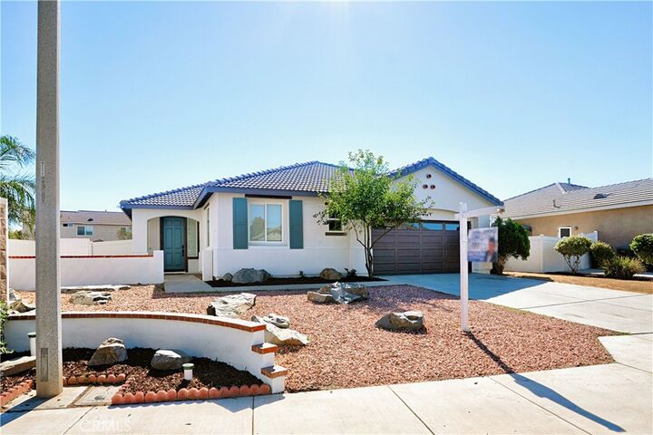 Property Photo: 329 Sparkler CA 92571