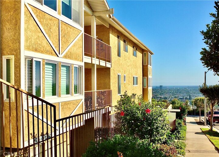Property Photo:  2240 Stanley Ave 5  CA 90755
