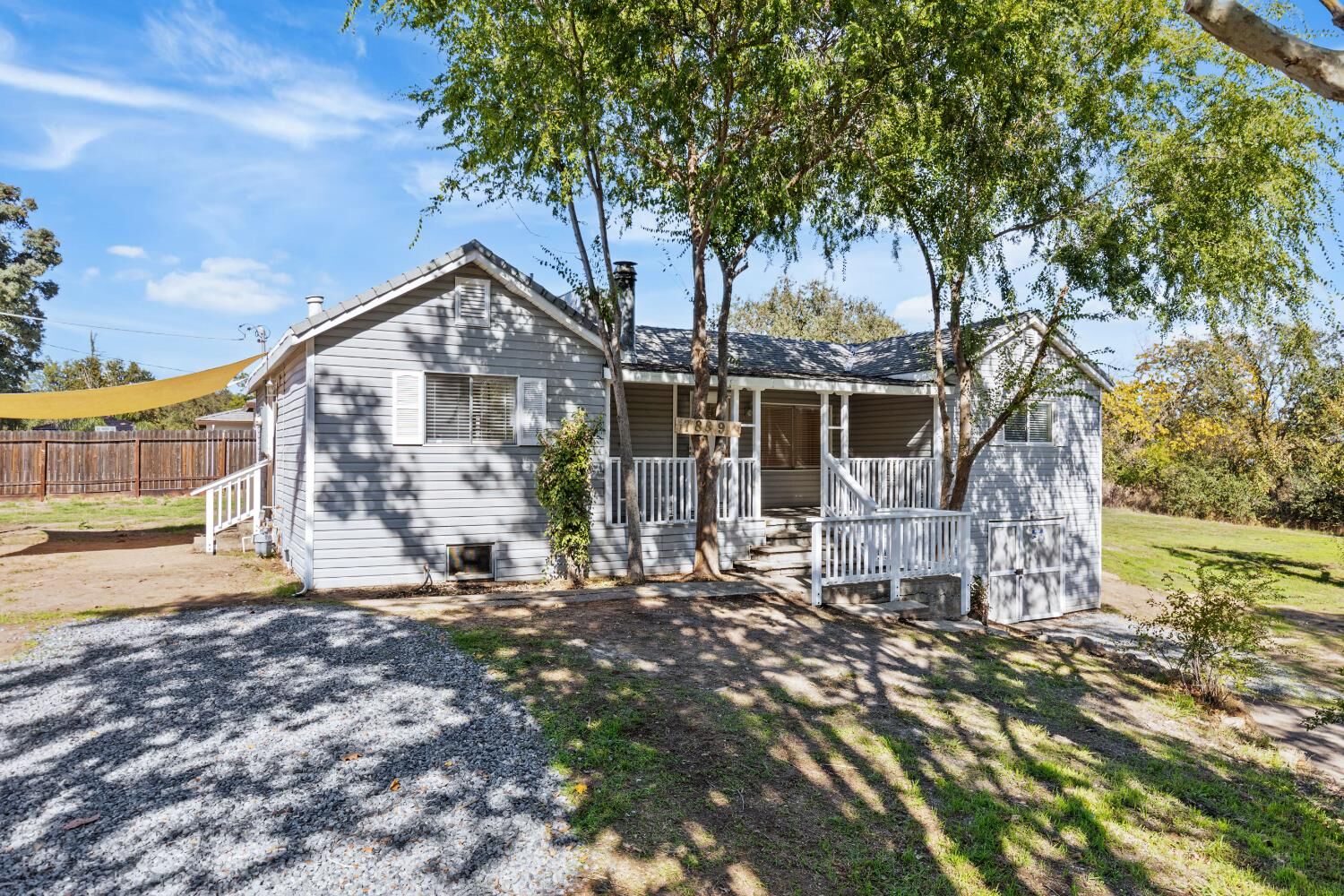Property Photo:  7889 Twin Oaks Avenue  CA 95610 
