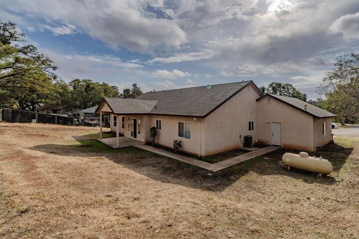 Property Photo: 6710 Baldwin Street CA 95252