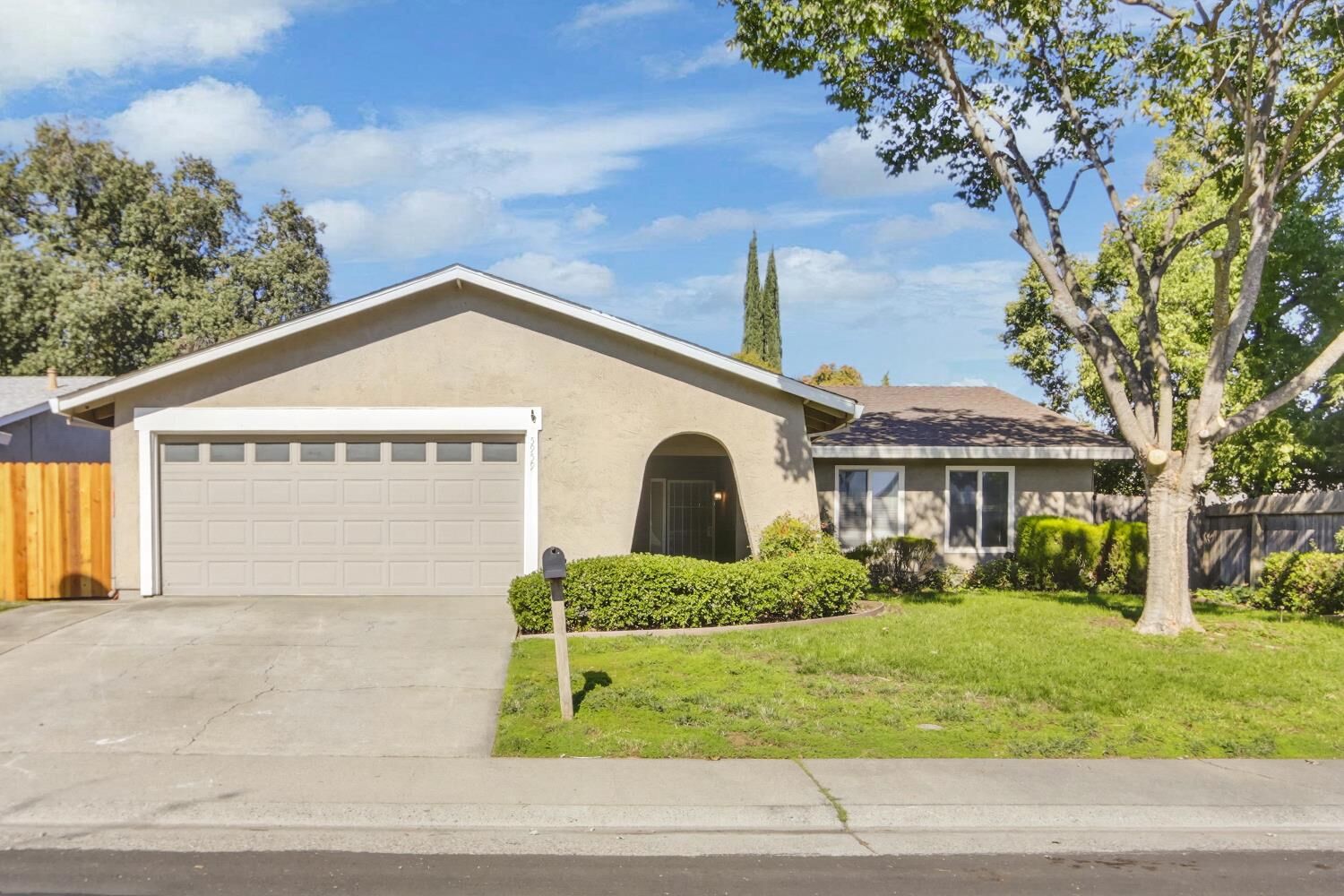Property Photo:  5959 Woodbriar Way  CA 95621