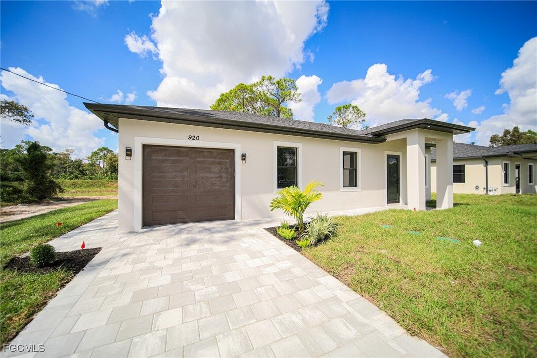 Property Photo:  920 Anaconda Avenue S  FL 33974
