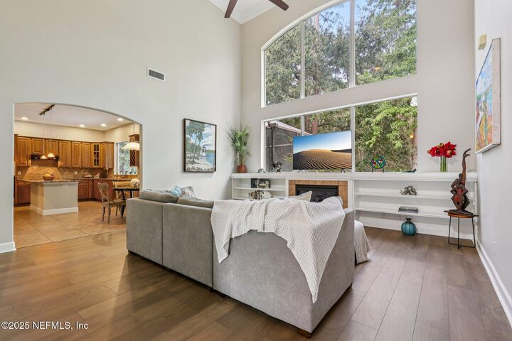 Property Photo: 1932 Vista Lakes Drive FL 32003