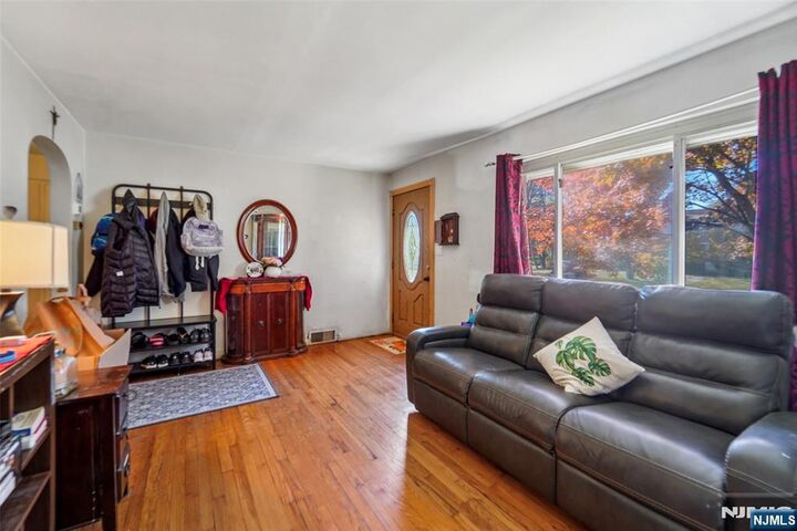 Property Photo:  25 Clinton Park Drive  NJ 07621 