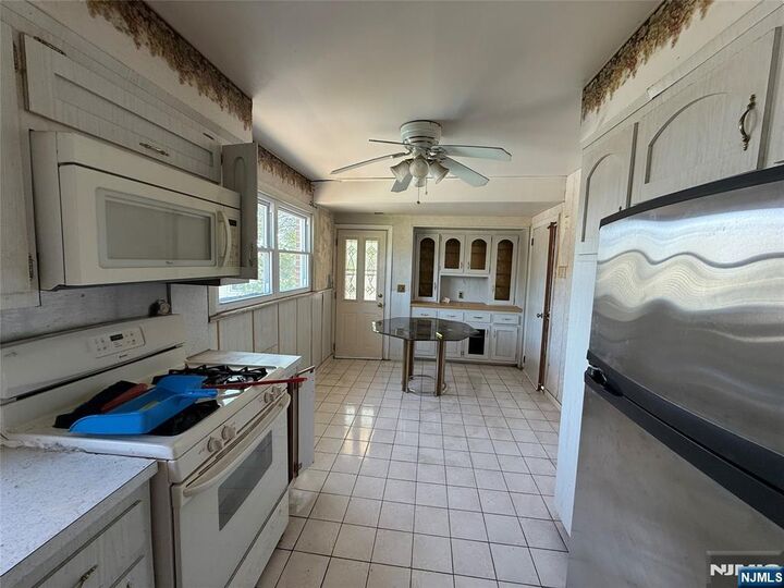 Property Photo:  206 Columbia Street  NJ 07075