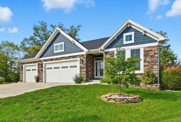 Property Photo:  1439 Shirepeak Way  KY 41051