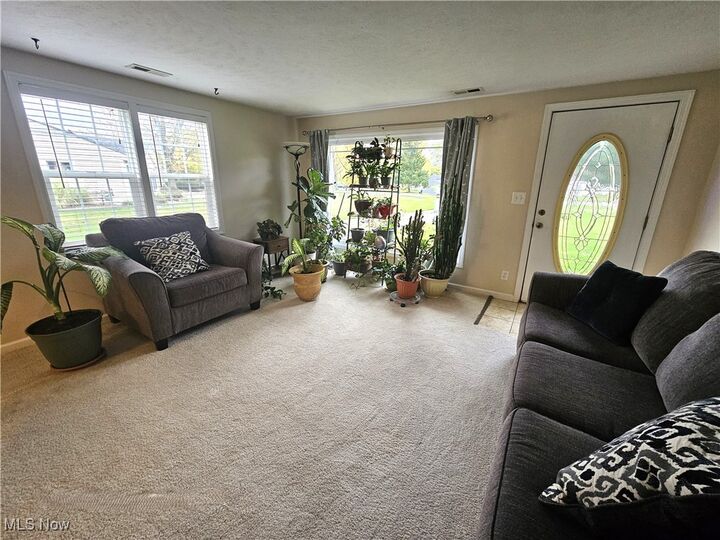 Property Photo:  1621 Ridgewood Court  OH 44087