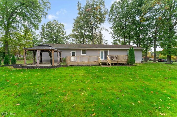 Property Photo:  7111 Pine Grove Drive  OH 44425
