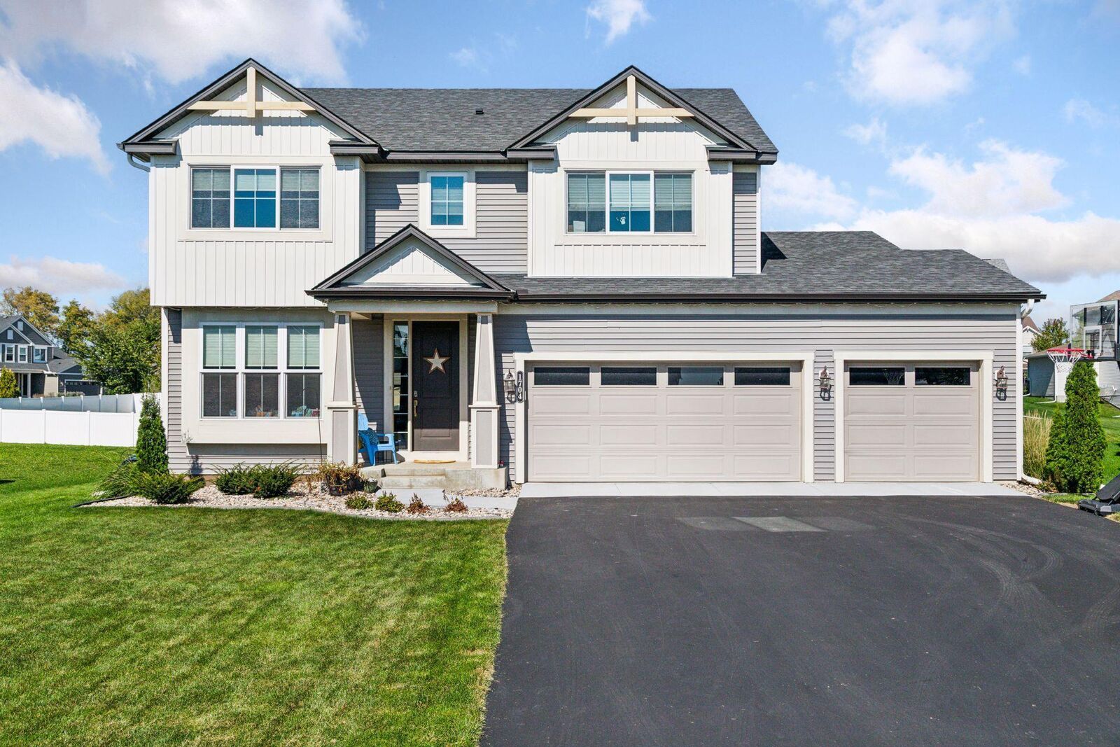 Property Photo: 1704 Pebblestone Road MN 55315