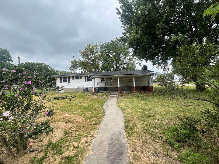 Property Photo:  420 S 8th Street  MO 64625 