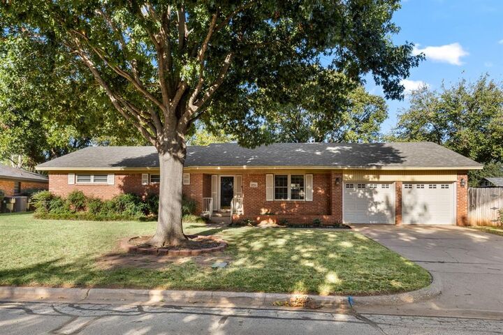 Property Photo:  4906 Greenbriar Road  TX 76302