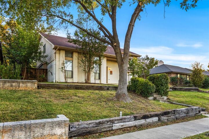 Property Photo:  1718 Saint James Drive  TX 75007