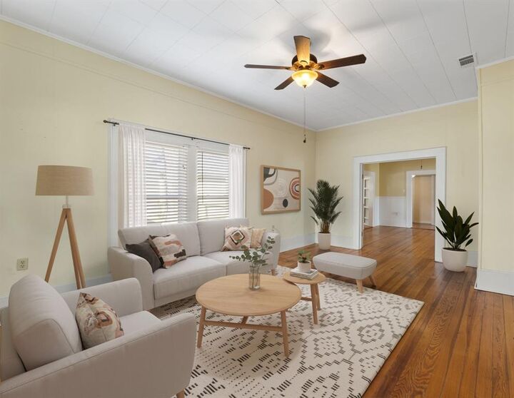 Property Photo:  416 Cockerell Street  TX 75124