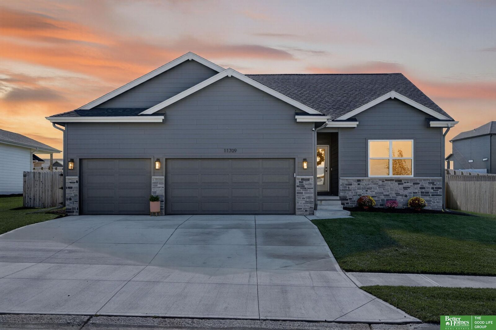 Property Photo:  11709 Port Royal Drive  NE 68046