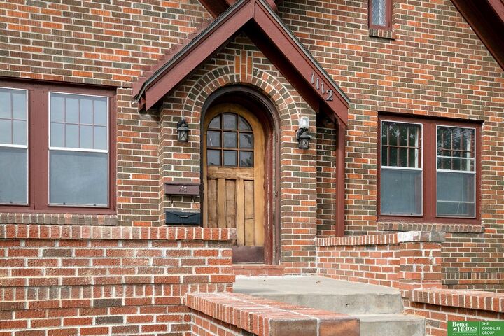 Property Photo:  1112 S 60th Street  NE 68106