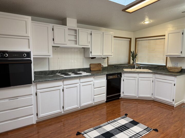 Property Photo:  4729 S Pacific Highway 39  OR 97535