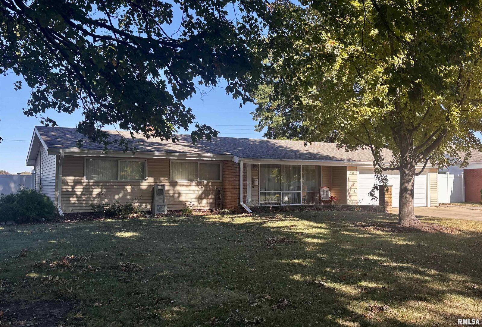 Property Photo: 241 Circle Drive IL 61401