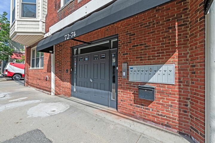 Property Photo:  72 River Street 6  MA 01832 