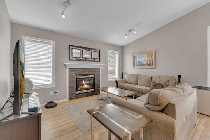 Property Photo:  148 Ammeter Close  AB T4R 2Y4