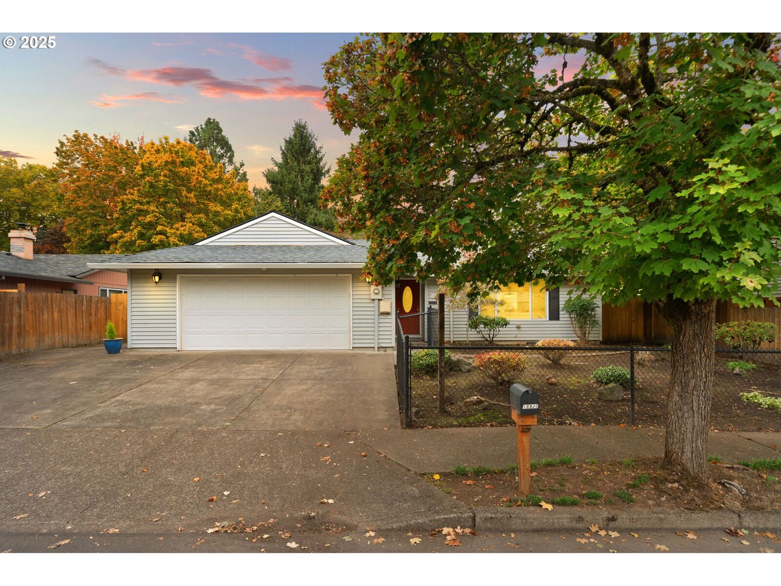Property Photo: 15920 SW Stratford Loop OR 97224