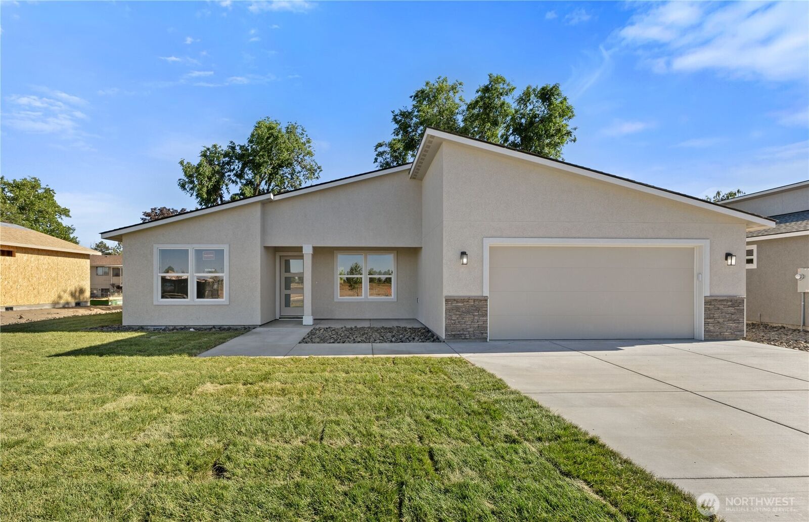Property Photo:  523  Dorsing Street  WA 98837 
