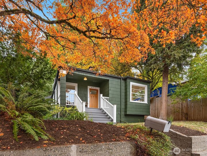 Property Photo:  6815  21st Avenue NE  WA 98115