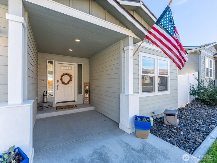 Property Photo:  394  Hammond Lane  WA 98850 
