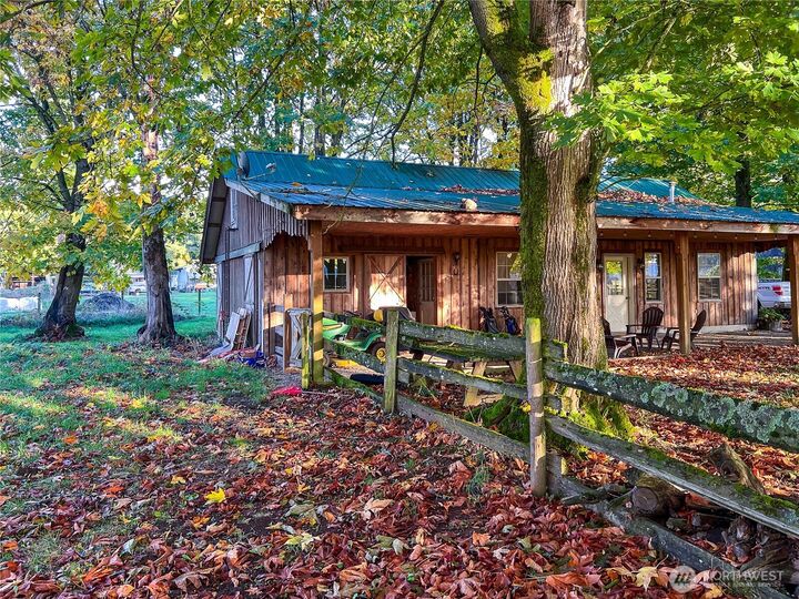 Property Photo: 440 E Wiser Lake Rd, WA 98264