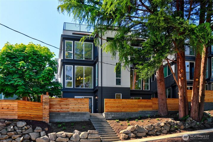627 A W Emerson Street  Seattle WA 98119 photo