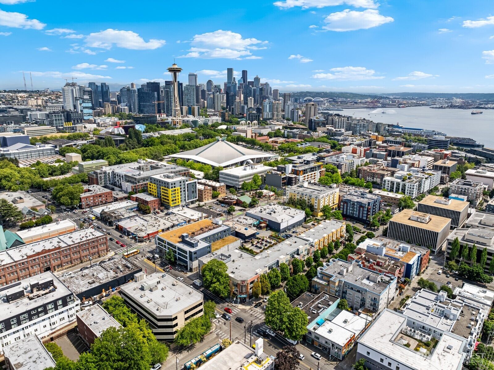 Property Photo:  17 W Mercer Street 300  WA 98119 