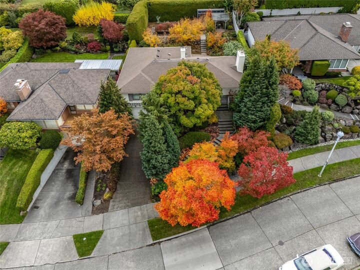 Property Photo: 2610 42nd Avenue W WA 98199
