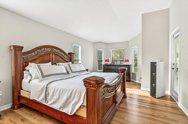 Property Photo:  520 N Valencia Circle SW  FL 32968