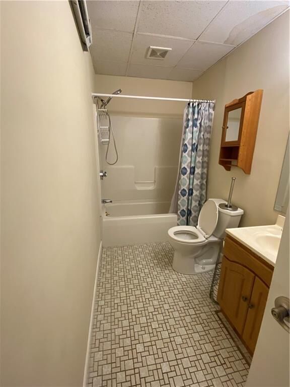 Property Photo:  5 Apple Valley Parkway  RI 02828 