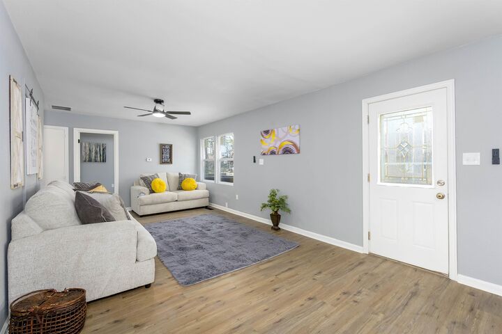 Property Photo:  1113 N School St  KS 67010-1558