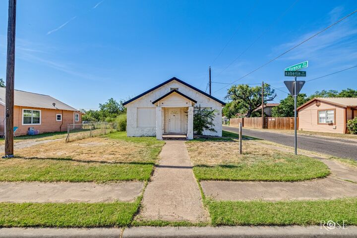 Property Photo:  1201 Koberlin St  TX 76903
