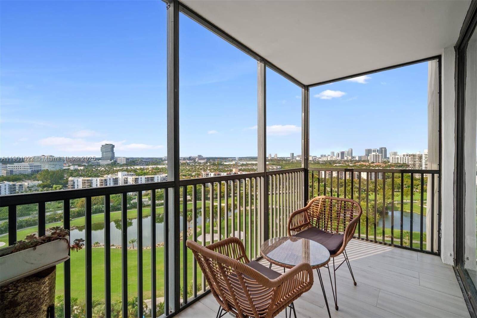 Property Photo:  20301 W Country Club Dr 1822  FL 33180 